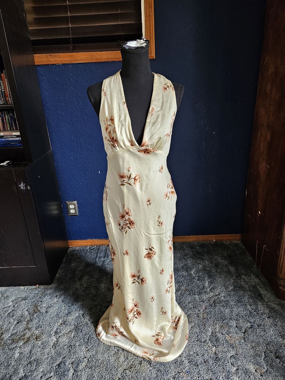 Thirty Thirty LA Ivory Floral Halter Maxi Dress with Rose Motif womens Large